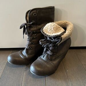 Call it Spring 2-way boots size 7